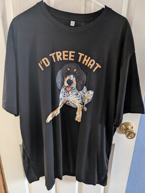 Black Dog Graphic Tee - "I'd Tree That"